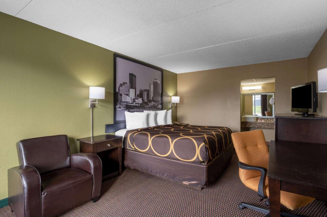 Super 8 By Wyndham Perrysburg-Toledo Hotel Exterior photo