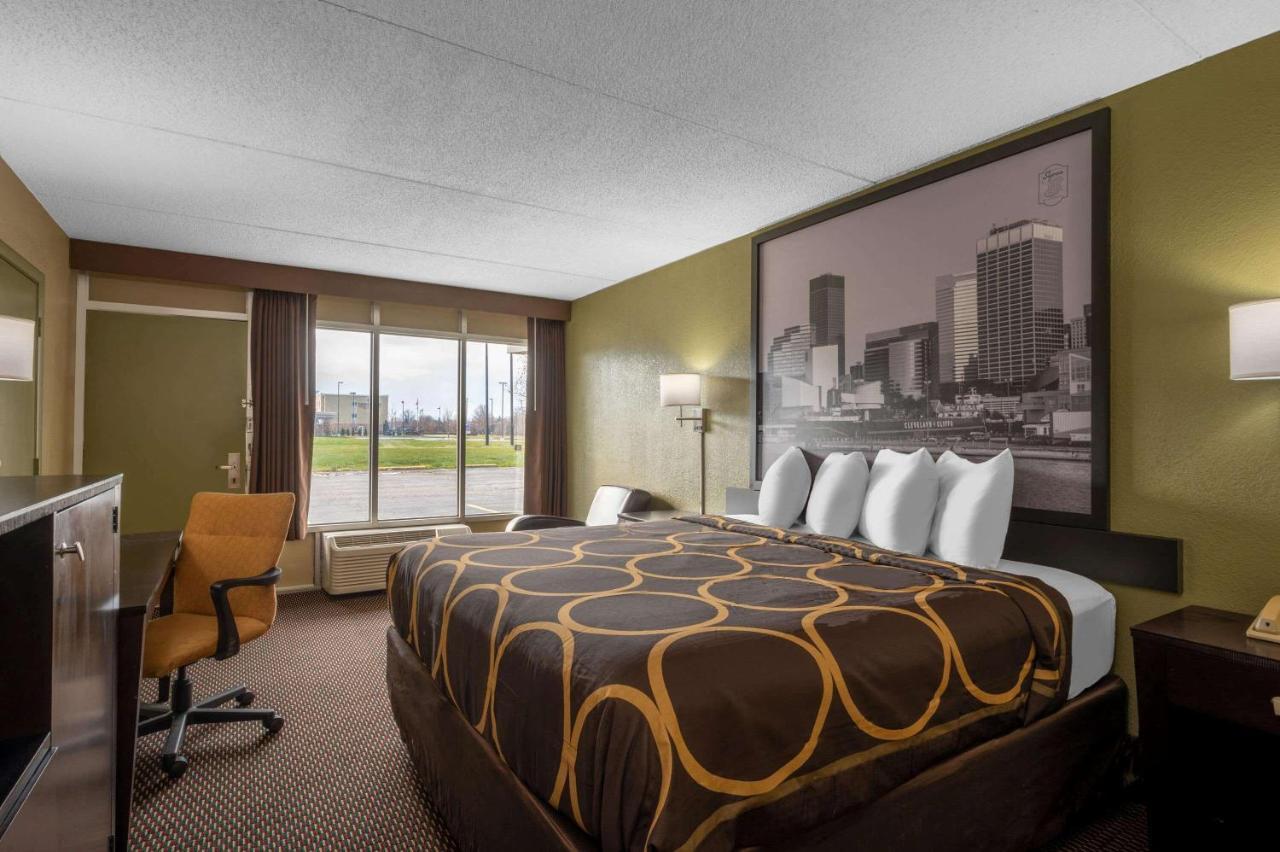 Super 8 By Wyndham Perrysburg-Toledo Hotel Exterior photo