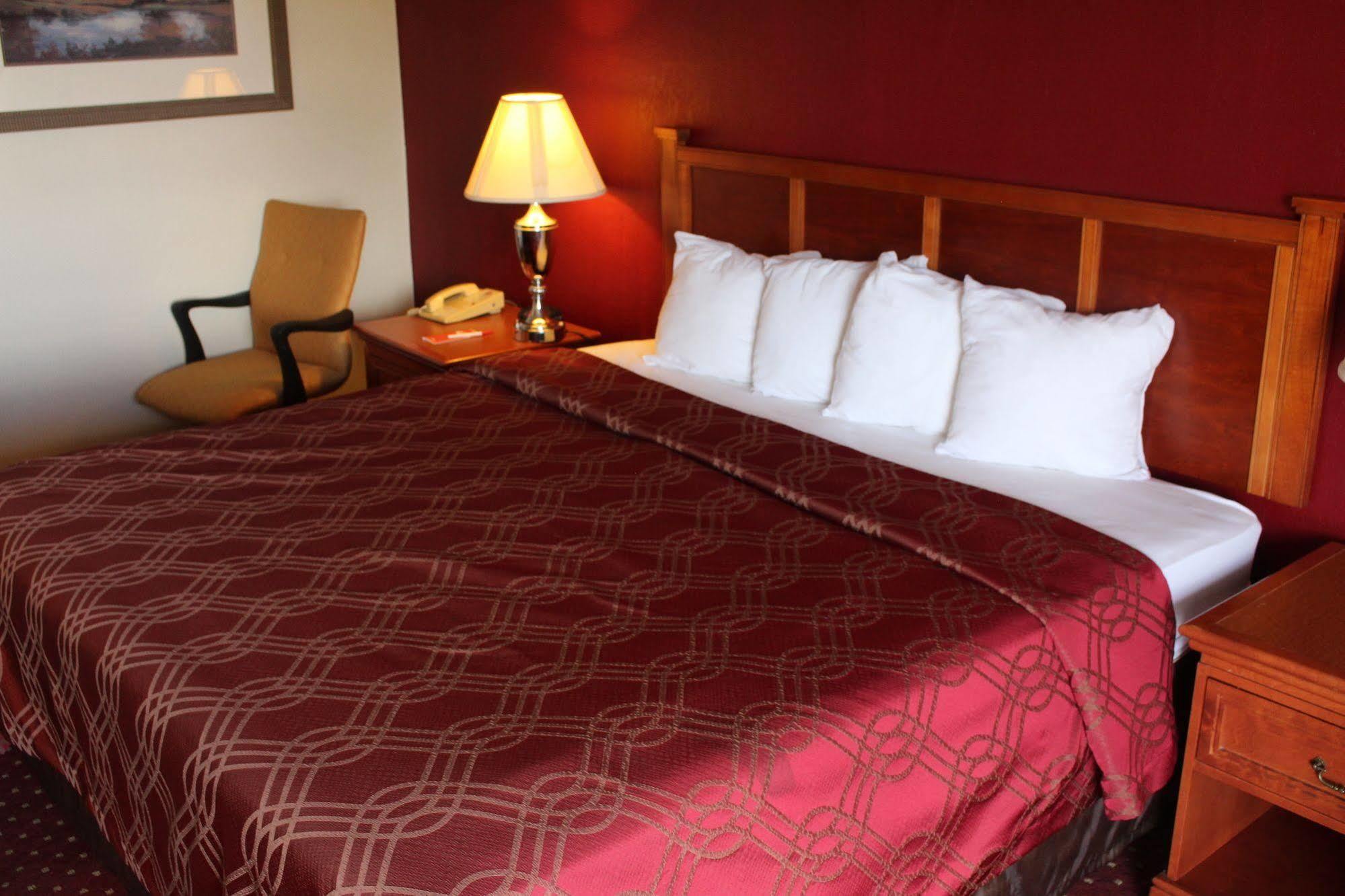 Super 8 By Wyndham Perrysburg-Toledo Hotel Exterior photo